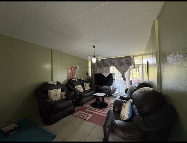 2 BEDROOM FLAT FOR SALE IN ARCON PARK